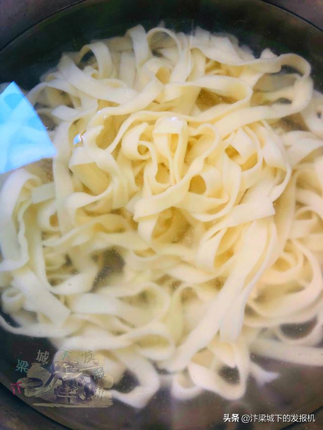 青椒肉丝打卤面，非常下饭的捞面卤（自制家常青椒肉丝打卤面）