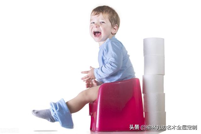 马桶底部安装示意图，了解马桶内部结构图