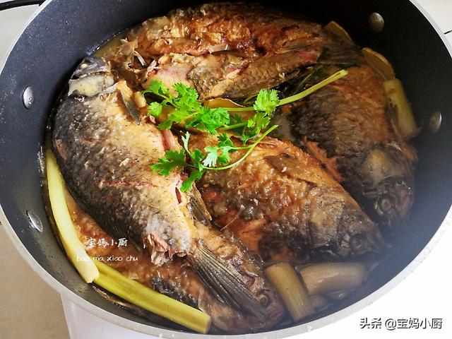 怎么做烧鱼最简单又好吃，学会这道菜全家都夸你是大厨
