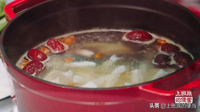 海南椰子鸡怎么炖，海南人这样炖鸡太清甜了