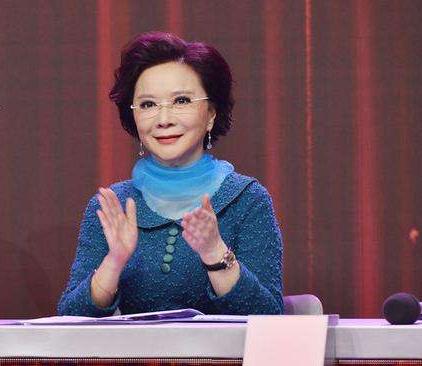 蔡明的丈夫是谁，蔡明和丈夫结婚了吗（演员蔡明：24岁嫁丁秋星）