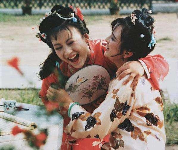 史湘云三个结局，就用2句话暗示了史湘云悲惨的结局