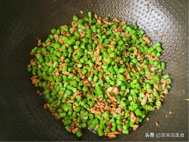 肉末炒豇豆怎么做好吃窍门，“豇豆炒肉末”这样做