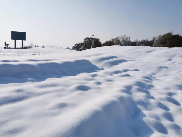 山东哪里有冰雪大世界，山东青州游客冰雪世界享清凉