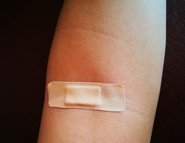 使用强力胶水的小妙招，去海边捡的石头别着急扔