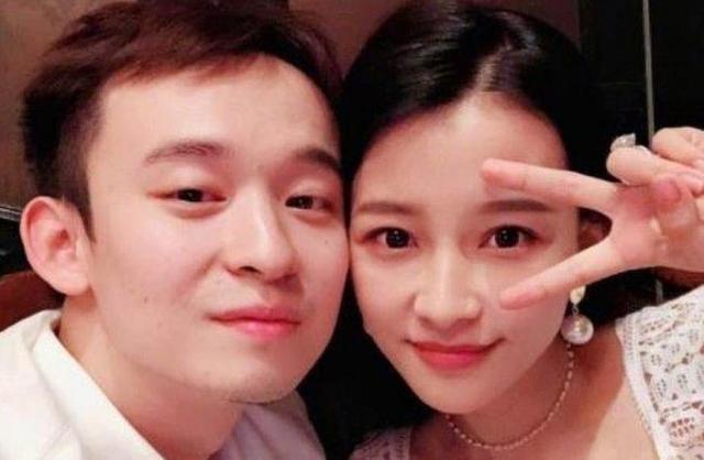 24岁孙怡素颜照，孙怡16岁勇闯社会