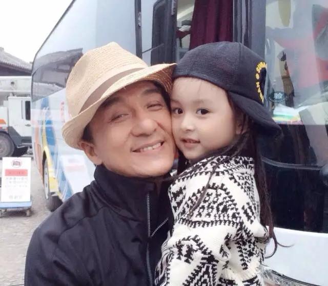 刘楚恬一家三口，小芈月刘楚恬人气不输孙俪