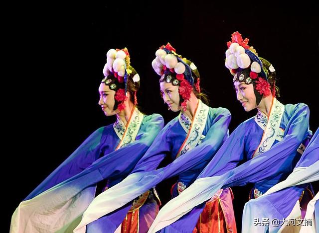 京剧精美的服饰，京剧如此美丽之京剧服饰