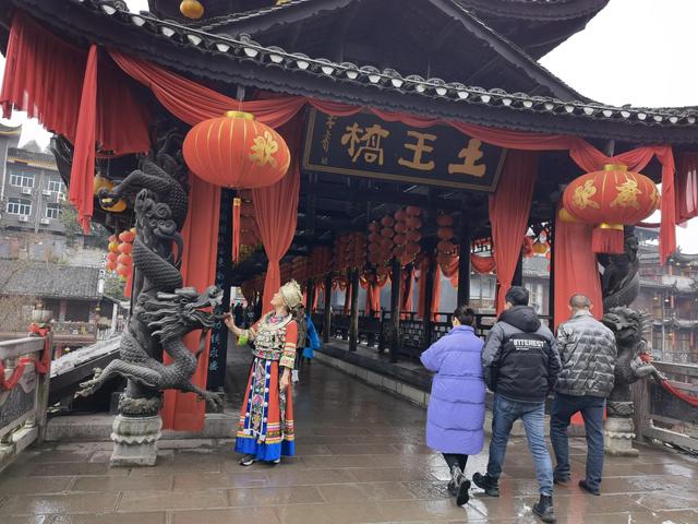 芙蓉镇门票多少钱，芙蓉古镇门票免费时间（自驾游湘西芙蓉镇）