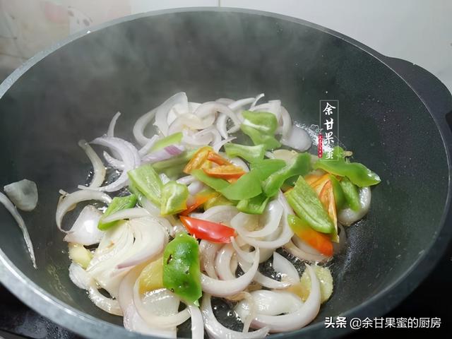 炒鸡杂怎么样又嫩又脆，家常炒鸡杂注意这两步