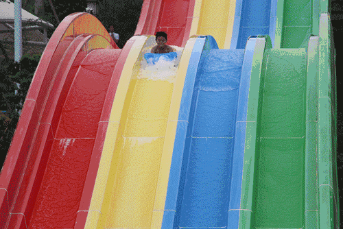 东莞莲花山公园水上乐园，东莞南城水濂山