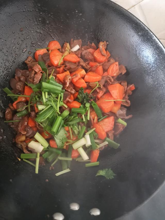 鸡胗的家常做法，鸡胗都有哪些家常做法（鸡胗最过瘾的家常做法）