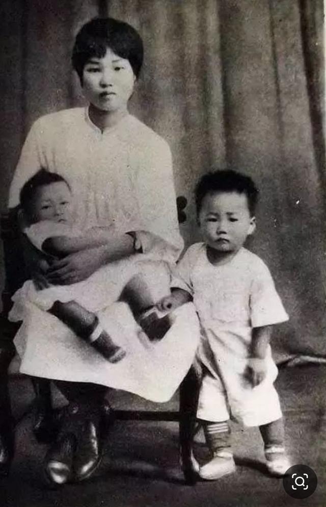 恰同学少年风华正茂的原文，恰同学少年风华正茂