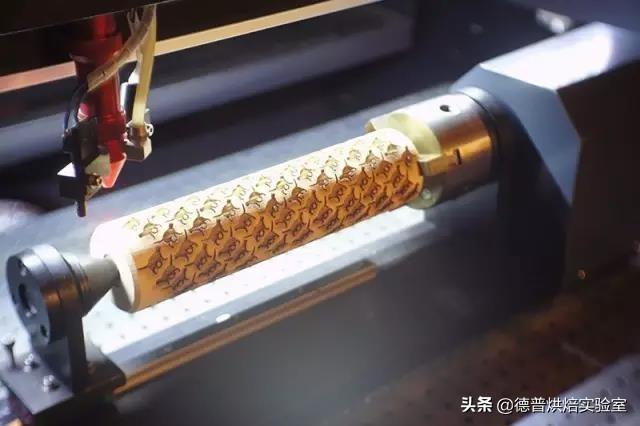 擀面杖如何制作，有时候擀面杖也能做出艺术甜品