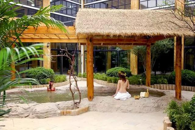 北京最近冬季泡温泉好去处，北京10大温泉度假村等您