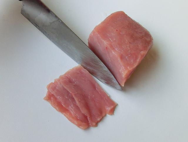 小炒肉怎么炒好吃又嫩，小炒肉怎样炒又嫩又好吃家常