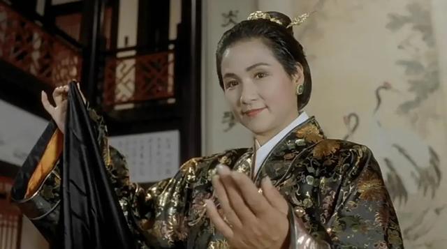 郑佩佩的丈夫和儿女，76岁郑佩佩荣升婆婆