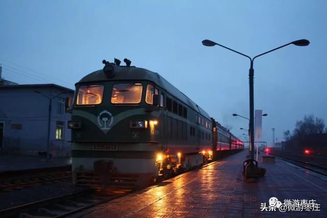 枣庄铁路最新动态，枣庄供电组织110千伏巨山输电工程夜跨京沪高铁施工