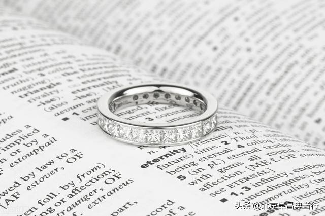 天然锆石对人危害大吗，珠宝专家说佩戴锆石、磷灰石、萤石对人体有害