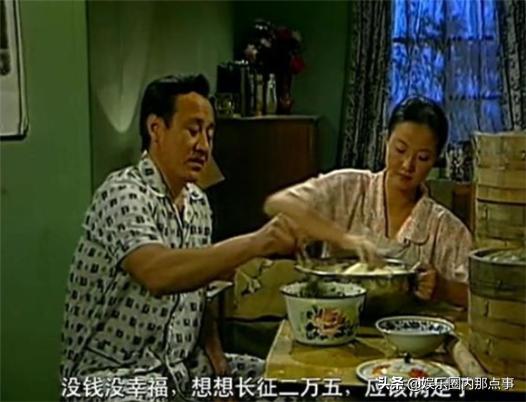 还珠格格拍摄现场苏有朋和赵薇，拍摄还珠格格时苏有朋和赵薇一直抱着她