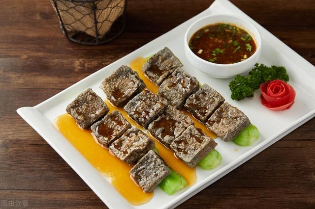 臭豆腐的制作过程，臭豆腐原材料制作过程