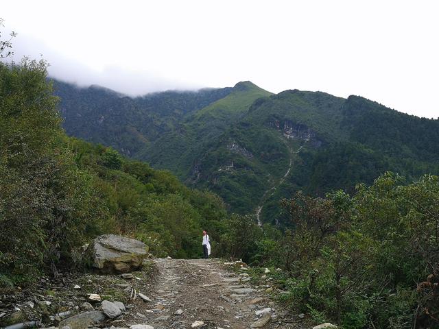 大理苍山游玩攻略，大理苍山旅游攻略自助游（大理苍山游玩攻略）