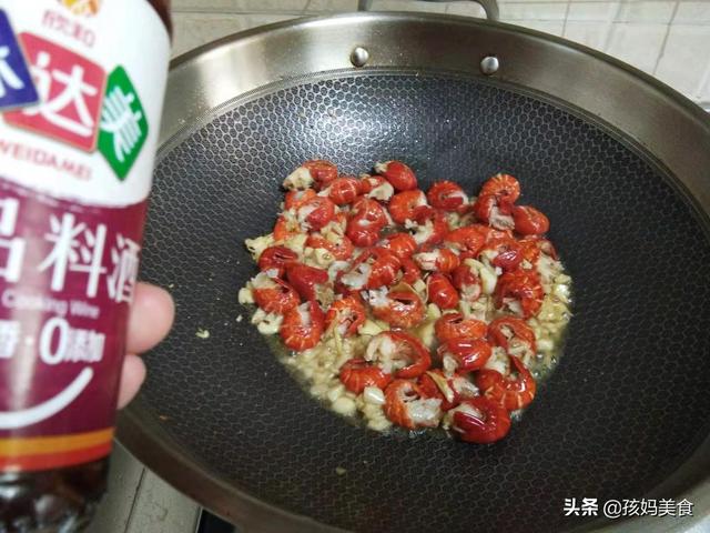 龙虾尾怎么做好吃蒜香的，龙虾尾新吃法自己在家做