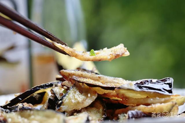 炸茄子简单酥脆好吃不吸油，炸茄子多3步外酥里嫩