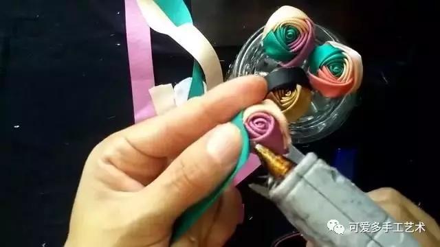 三色丝带玫瑰花朵做法大全，浪漫酷炫的三色丝带玫瑰