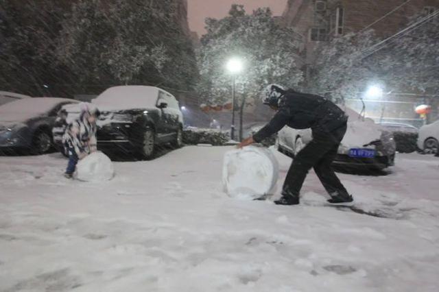 河南出现打雷下雪，桃花雪、雷打雪……河南多地发布暴雪红色预警