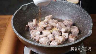 懒人版糖醋排骨，免油炸糖醋排骨的正宗做法（学会这道懒人版糖醋排骨）
