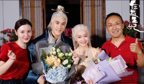 老爸老妈兄弟姐妹，张萌颜值巅峰图