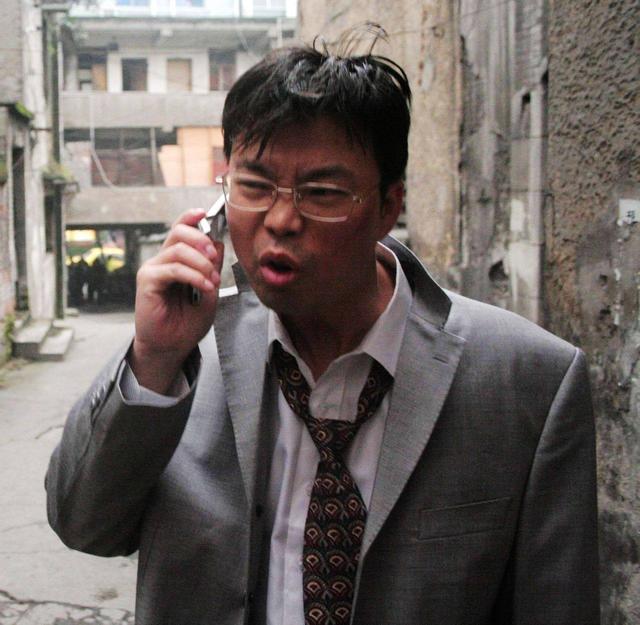 王迅前妻是谁，王迅曾为90后嫩妻抛弃同患难的糟糠之妻
