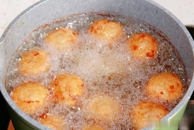 做肉丸子怎么做，肉丸子怎么做又滑又嫩有弹性