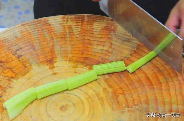 西芹的做法大全家常菜，芹菜的做法大全家常炒菜