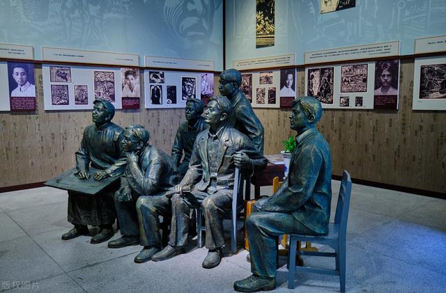 有的人臧克家诗歌，有的人-臧克家-开平朗诵