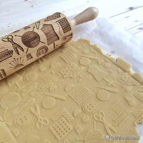 擀面杖如何制作，有时候擀面杖也能做出艺术甜品