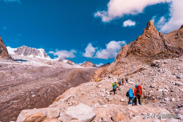 高帮轻便登山靴，如何选择最佳徒步鞋以及保养要点