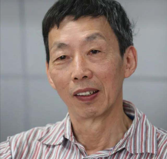 致橡树的四种爱情观，致橡树传达的爱情观