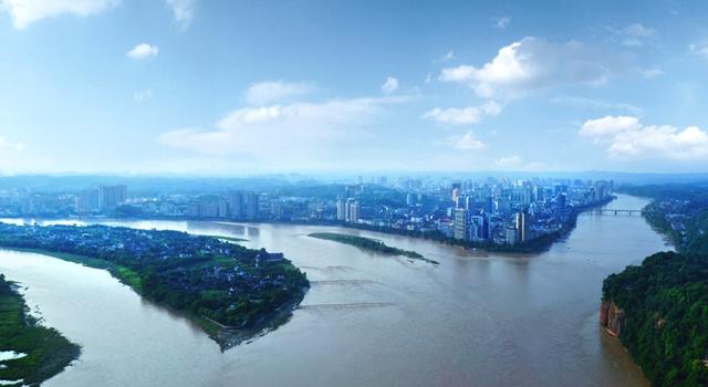 乐山大佛上还有一个卧佛，全国最大的坐佛