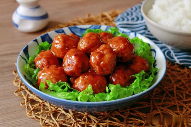 做肉丸子怎么做，肉丸子怎么做又滑又嫩有弹性