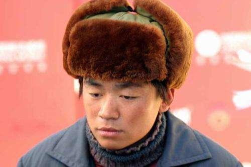 为什么拍戏都要去横店，横店群演为什么那么多（是什么原因让这么多的少年都来横店跑龙套呢）