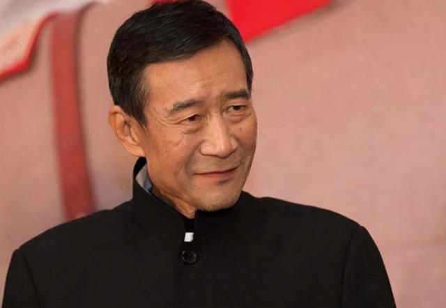 老戏骨说的那些小鲜肉是谁，老戏骨被小鲜肉指责片酬太高