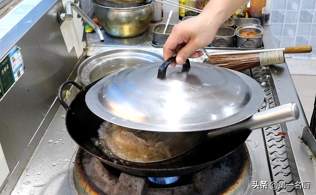 正宗梅菜扣肉的做法步骤，家常梅菜扣肉的做法