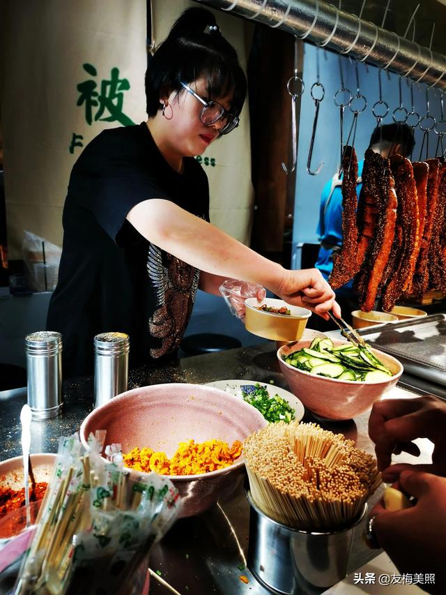 成都小吃街哪里最正宗，成都最有特色的小吃街在哪里