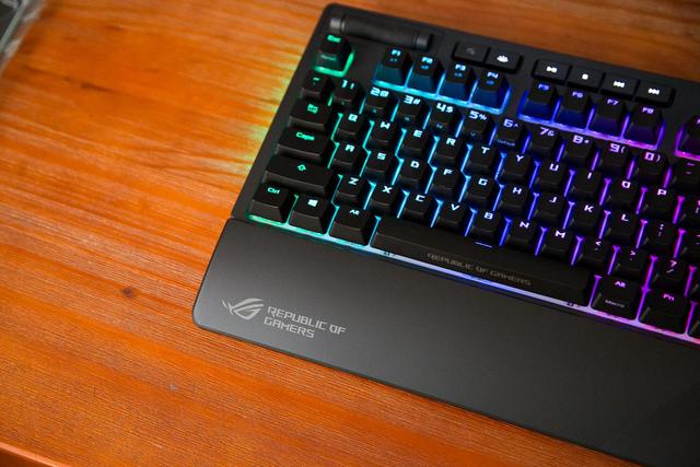 rog机械键盘白色，ROG龙神3代白色版水冷加入618大促