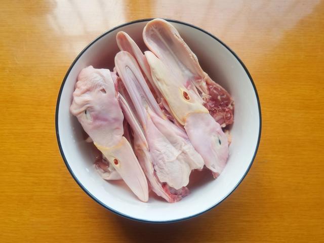 鸭头怎么弄比较好吃，鸭头自从学会这做法