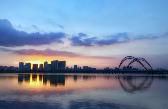 南昌旅游攻略必玩的景点，江西南昌旅行攻略