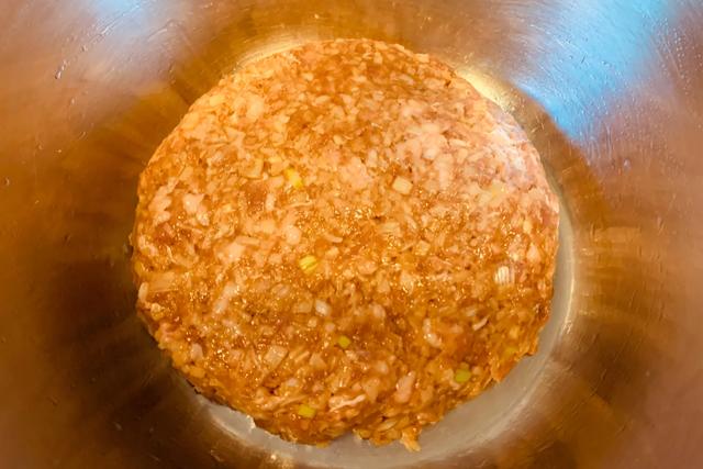 饺子馅怎么调才好吃，正宗饺子馅怎么调最好吃（饺子馆的馅料真正调制顺序是怎样的）