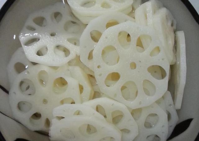 凉拌藕怎么做好吃,凉拌藕片怎么做比较好吃(凉拌藕片好吃的正确做法) 凉拌藕怎么做好吃,凉拌藕片怎么做比较好吃(凉拌藕片好吃的正确做法)